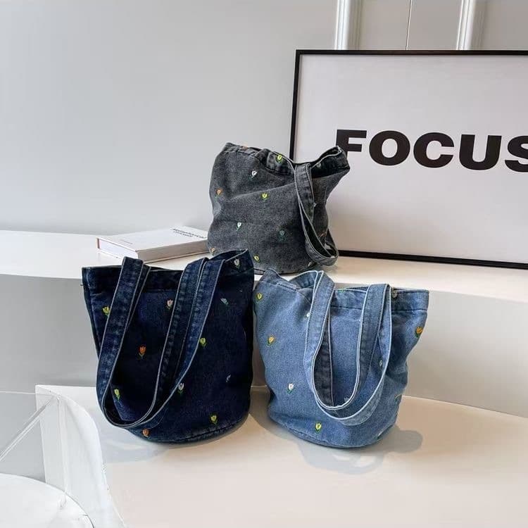 2026 New Japanese Denim Printed Bucket Bag for Women, Large Capacity Student Bag, Shopping Tote, Commuter Tote Bag