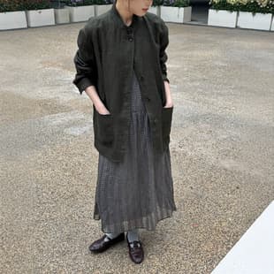 Spring Outfit: Loose Mid-Length Shirt Jacket Layered with Plaid Sleeveless Vest Dress Set for Women