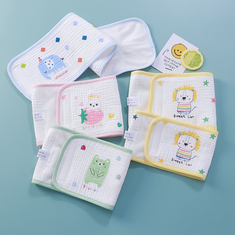Breathable gauze umbilical cord protector, a must-have for newborns to keep warm while sleeping.