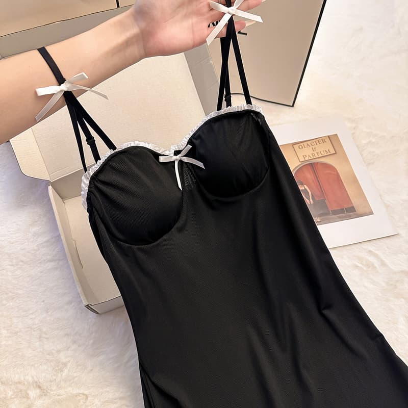 Black Sexy Nightgown Slim Fit Lace Trim Low-Cut Camisole Sleep Dress with Padded Cups French Waist Slimming Bodycon Short Skirt