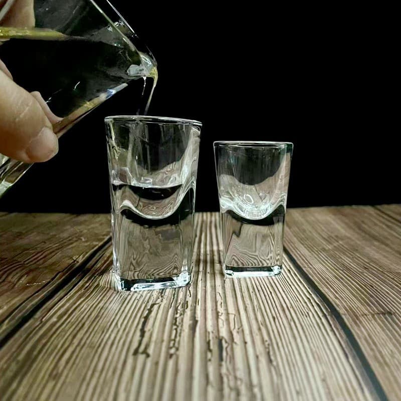 Square and Round Thick-Bottom Glass Baijiu Cup Quadrangular Shot Glass Spirit Glass Wonton Cup