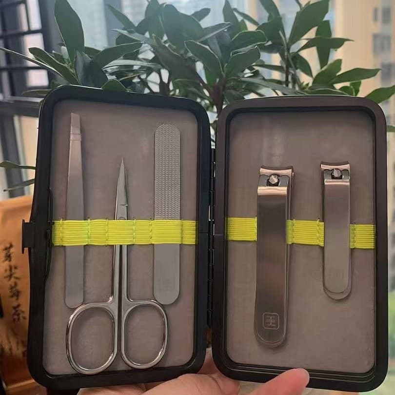 High-End Unisex Travel 5-Piece Beauty Set, Microfiber Leather, All Stainless Steel Nail Clippers, Nose Hair Trimmer, Manicure Tools