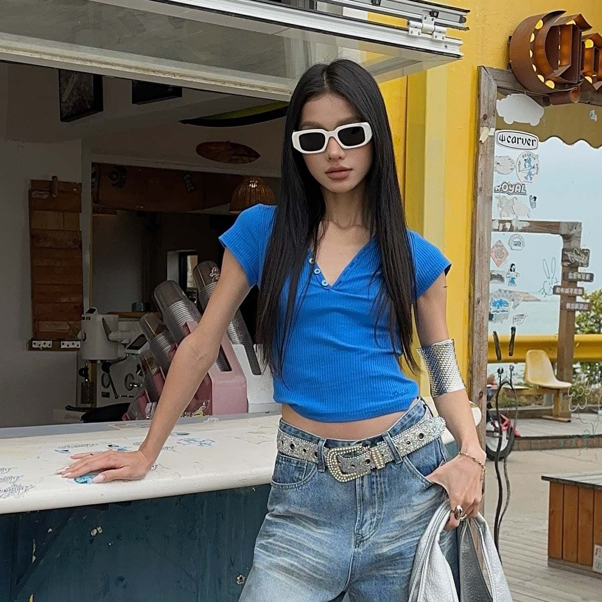 UNBDNS Short Sleeve T-Shirt for Women Summer 2026 New Trendy Blue Slim Fit V-Neck Design Unique Stylish Top