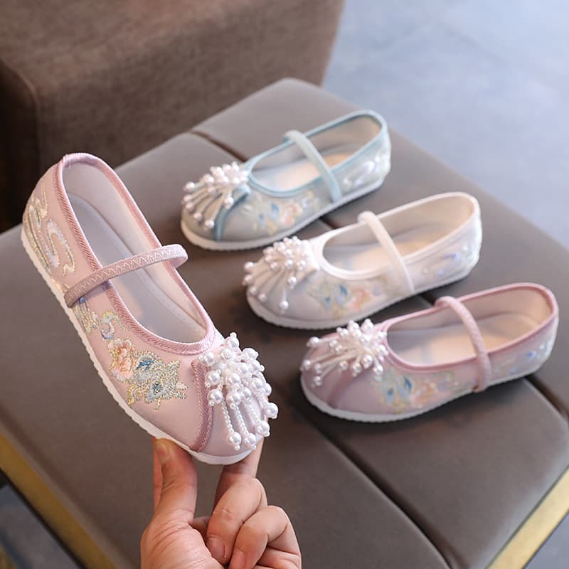 Unicorn New Girls' Hanfu Shoes, Retro Old Beijing Cloth Shoes, Ancient Style Tassel Embroidered Shoes, Medium and Large Children's Shoes