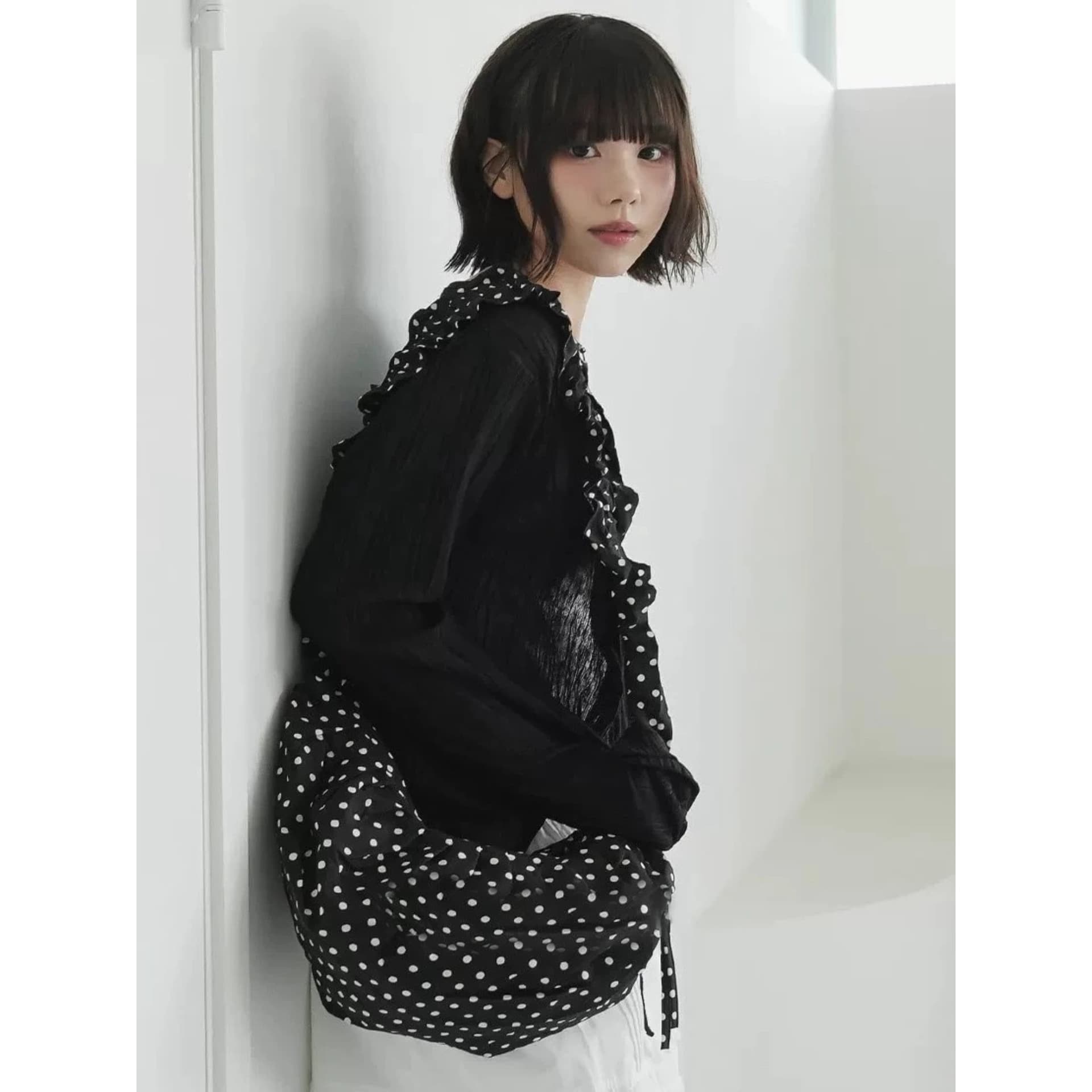 2025 Korean Style Black and White Polka Dot Pleated Lace Drawstring Crossbody Bag Nylon Cloth Versatile Commuter Dumpling Bag Women's Bag Trendy