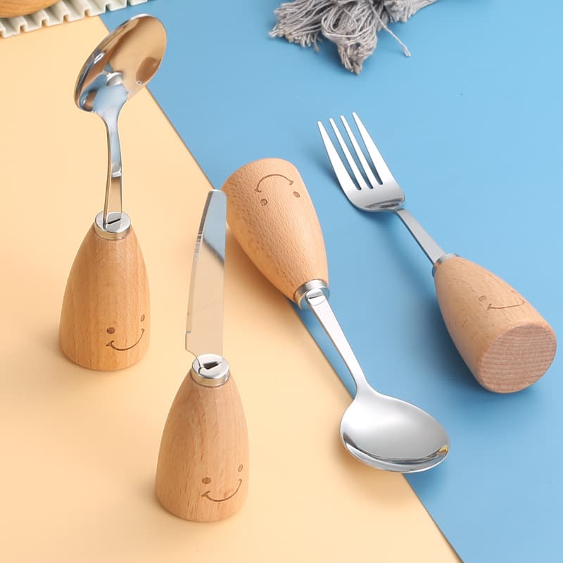 3D stainless steel spoon, fruit knife and fork, Japanese style wooden handle cutlery, cute and trendy cartoon smiley face soup spoon for children.
