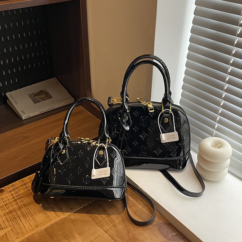 Laohua's new light luxury and western style handbag, casual and fashionable shell shoulder bag, versatile high-end embossed crossbody bag