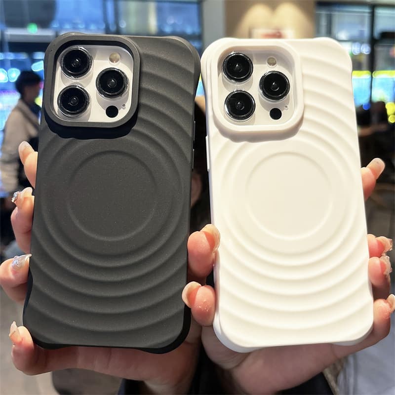 Liquid Wave Magnetic Case for iPhone 17 Pro Max, Skin-Friendly, Four-Corner Drop Protection, Soft Case