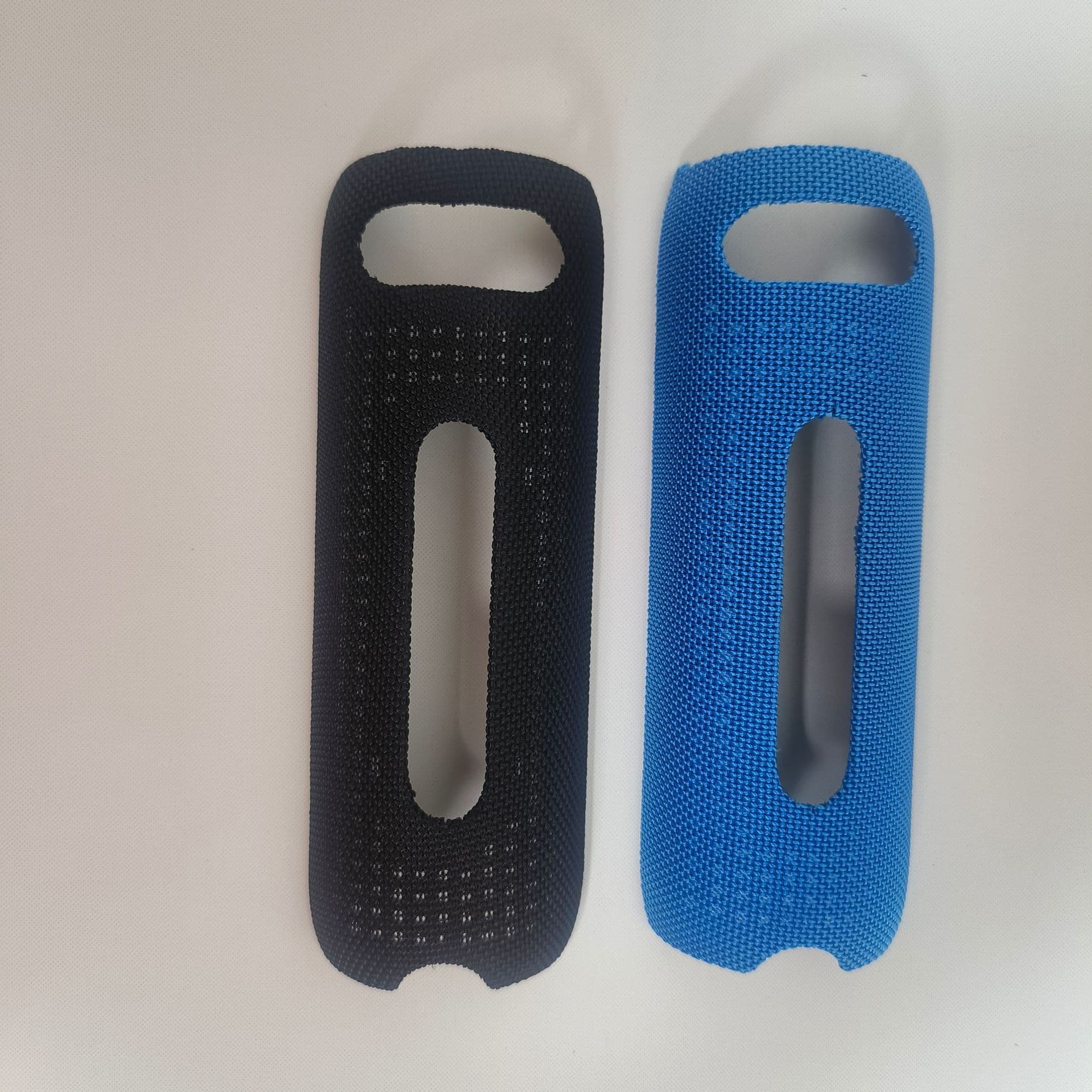 Bluetooth speaker shell fabric wrapping processing