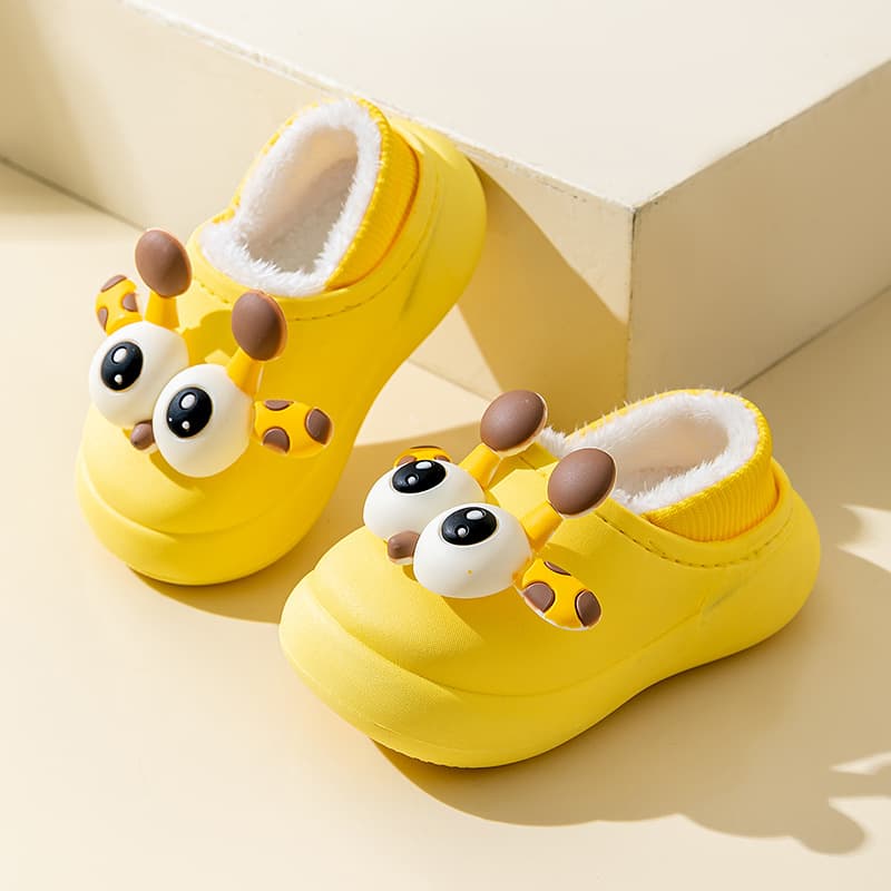 Boys' waterproof cotton slippers for winter, suitable for home use, infants, and kindergarten children; 2024 new style cotton slippers with heels.