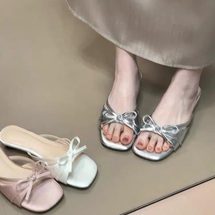 Elegant Bow-Knot Style New Sandals with a Gentle Vibe, French-Style Open-Toe Slippers for Summer 2026, Korean Version