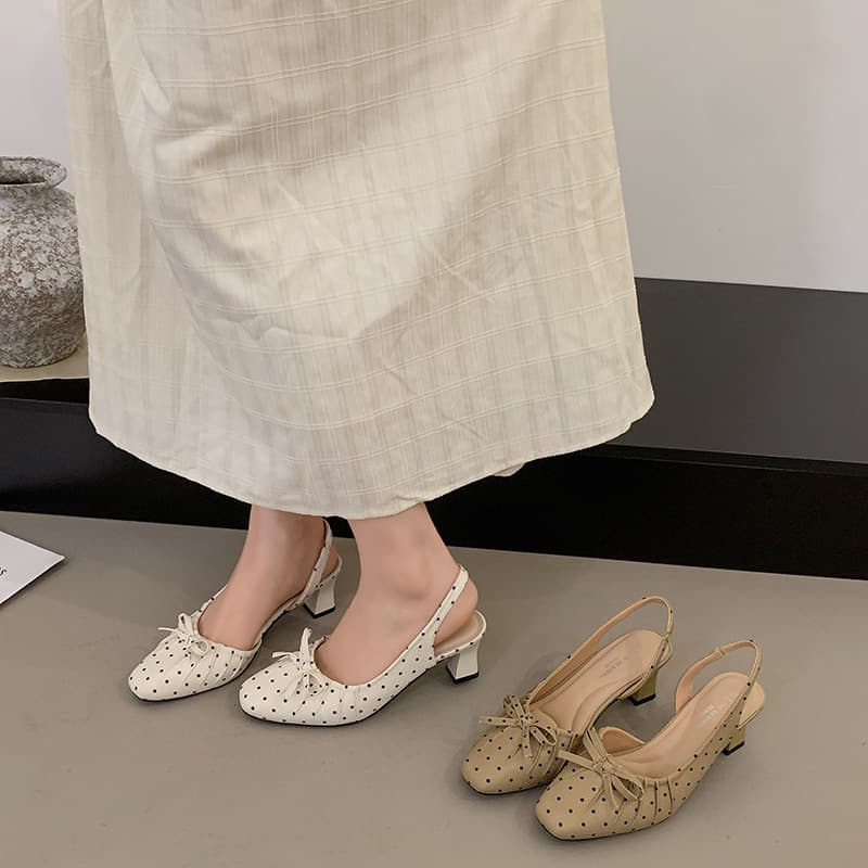 French Bow Polka Dot Chunky Heel Closed Toe Hollow Sandals for Women Summer 2026 Versatile with Dresses Extremely Beautiful High Heels Trendy