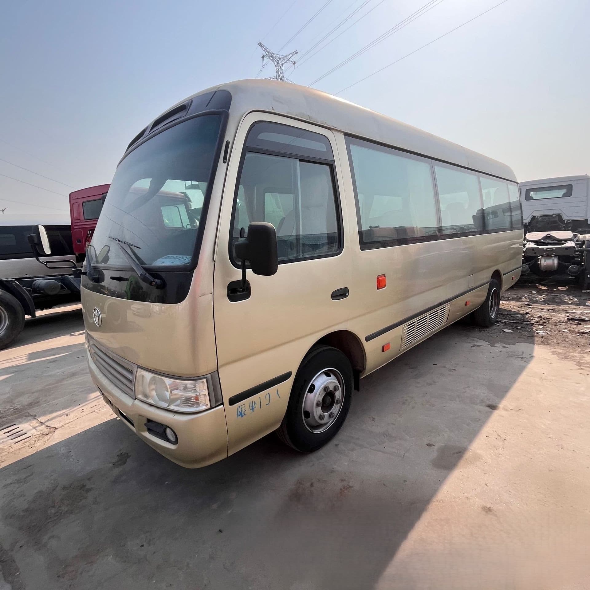 Export Toyota Coaster Bus 10-19 Seats Tourist Minibus Business Luxury Bus Diesel Bus