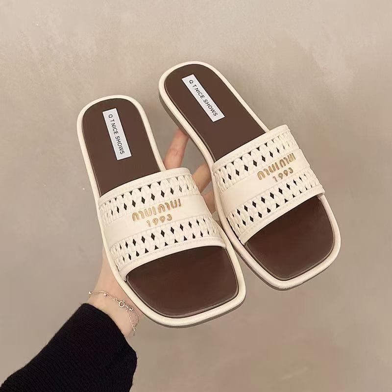 French-Style Small Sandals for Women, 2025 Summer New Fashion Versatile Letter Slip-On Flat Beach Sandals