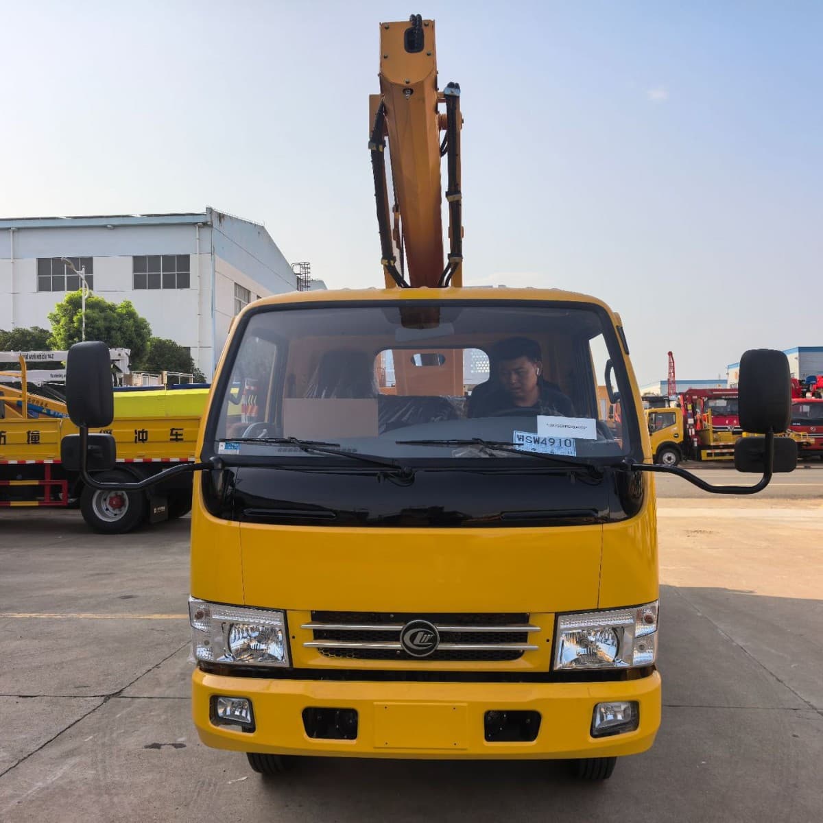Cross-border Export Dedicated National II National III Dongfeng 18m Aerial Work Vehicle Straight Arm Telescopic Boom Lift Truck