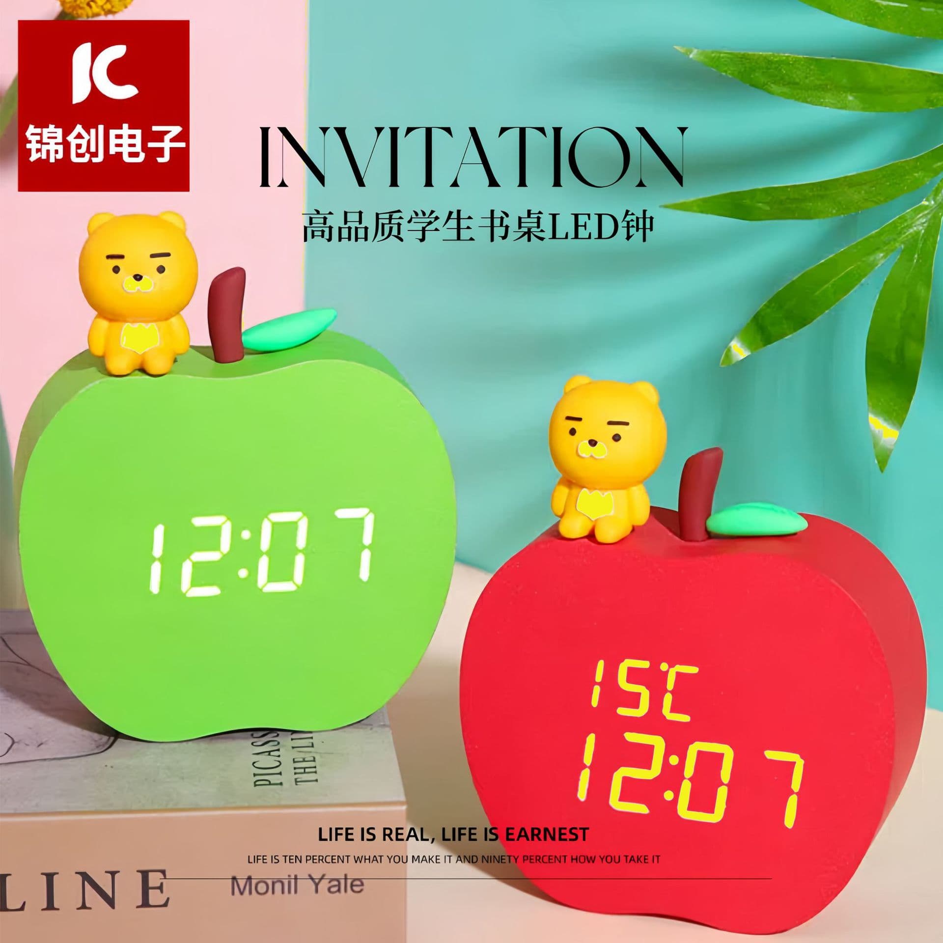 New wooden clock bear cartoon LED desk clock Mr. desk ornament thermometer cute apple alarm clock alarm clock