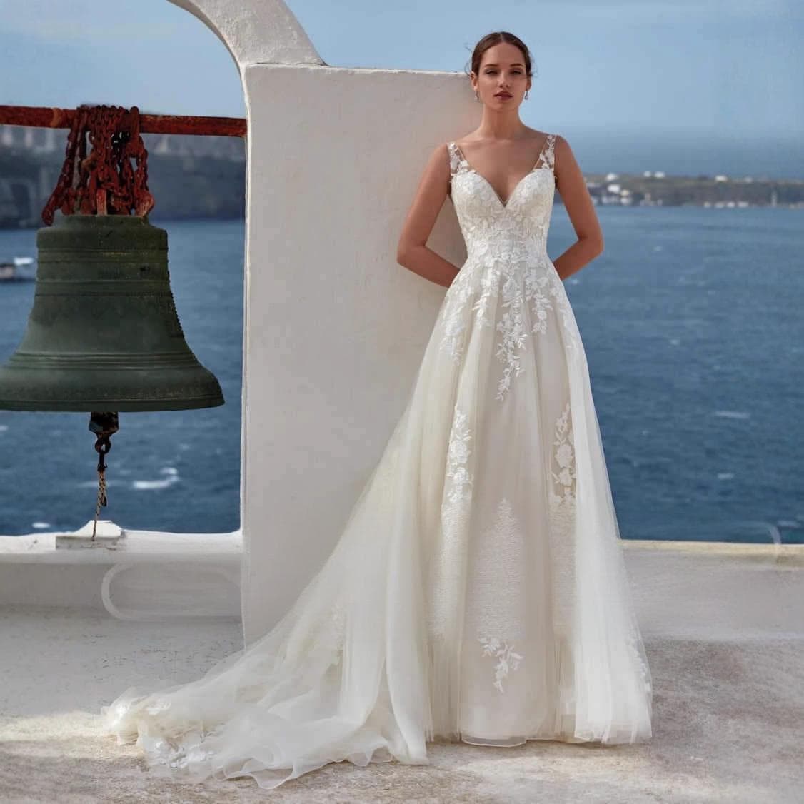 Cross-border AliExpress wedding dress bride seaside beach photo shoot wedding engagement high-end lace trailing skirt