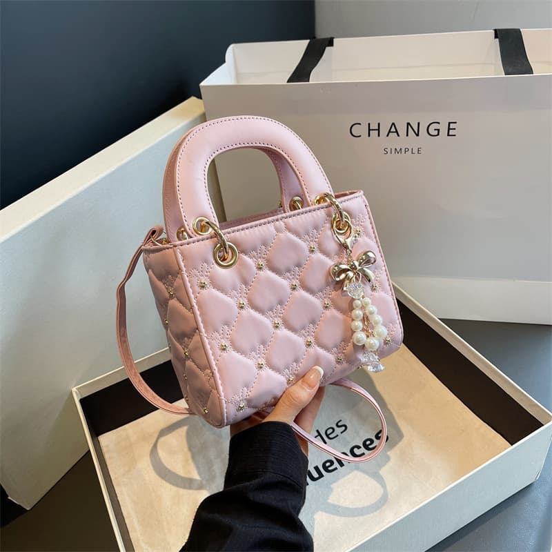 2026 New Women's Casual Handbag, Small and High-Quality Texture, Fashionable and Versatile Shoulder Bag, Trendy Bag