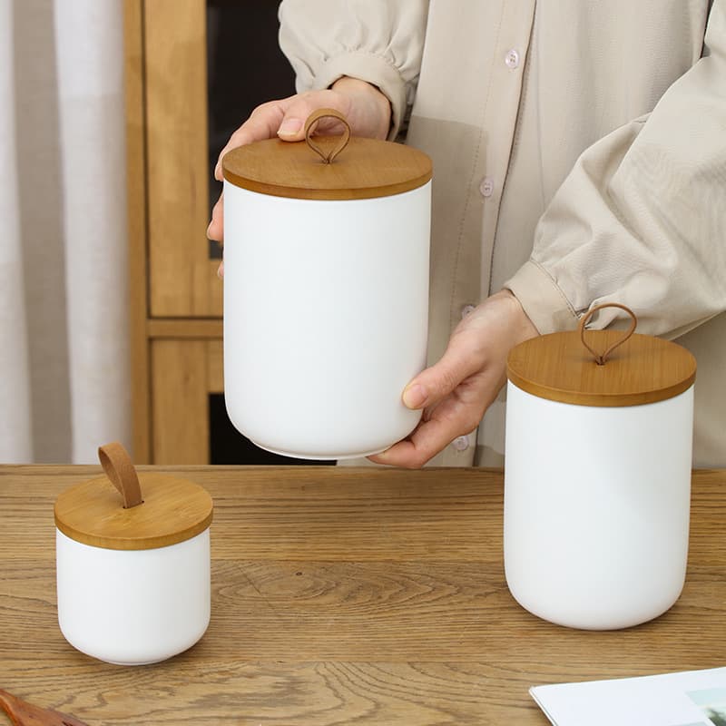 Nordic Ceramic Storage Jar Matte Airtight Canister Tea Leaf Container Kitchen Grain Jar Household Storage Sugar Coffee Canister