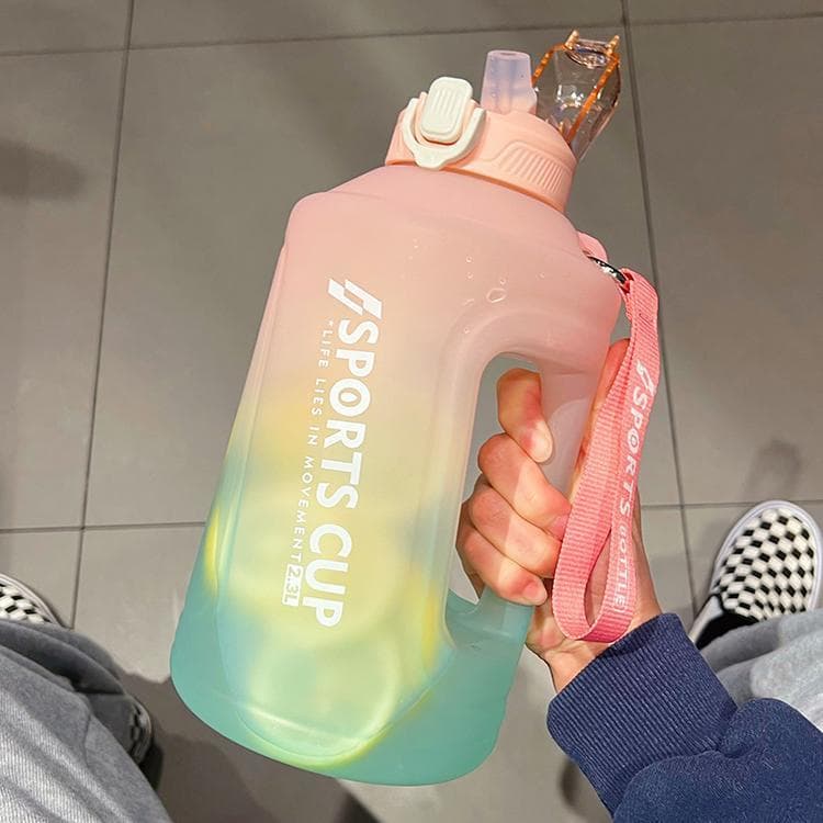 Trending Large-Capacity Plastic Water Bottle for Sports and Fitness, Frosted Tumbler with Gradient Color, Portable Summer Cup