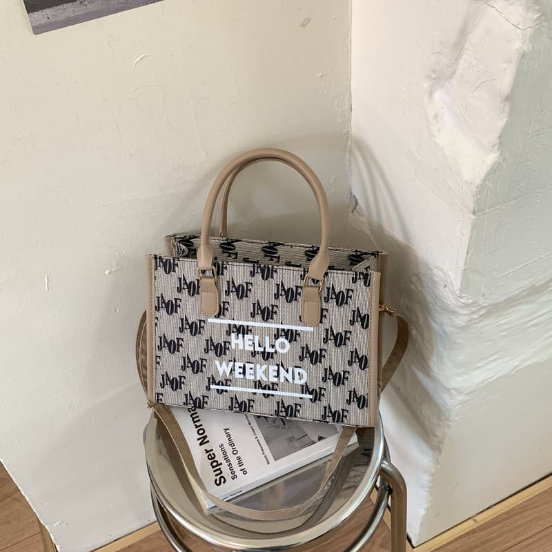 Simple Retro Fashion Letter Embroidery 2026 New Style Casual Lightweight Large Capacity Crossbody Handbag Small Square Bag