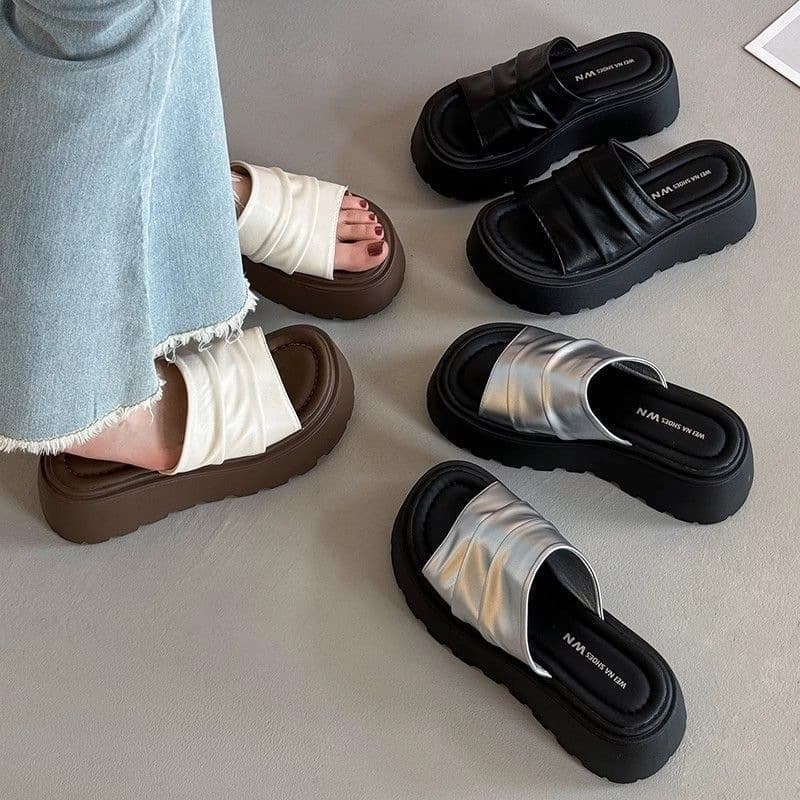 Thick Sole Heightening Crinkle Leather One-Strap Sandals Women Summer Outdoor 2026 New Style Versatile Matching Dresses Beach Sandals Slippers