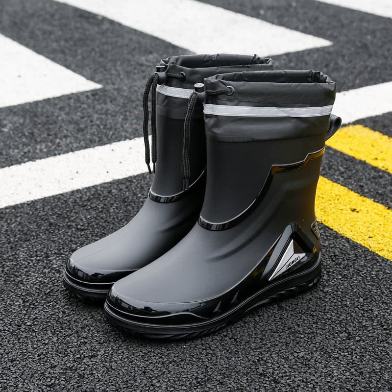 Men's rain shoes with cuff, new waterproof shoes, outdoor water boots, kitchen anti-slip work rubber shoes, fleece-lined cotton warm rain boots