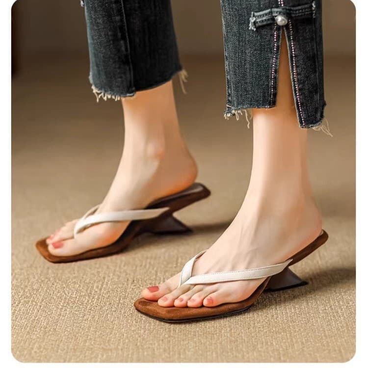 Women's Shoes 2026 Summer New Simple Color-Block Wedge Flip-Flops Fashionable Outdoor Casual Sandals