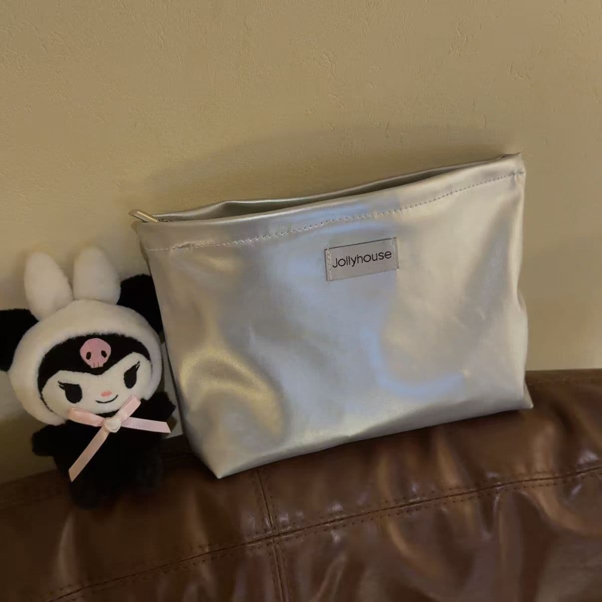Niche Design Premium Silver PU Cosmetic Bag Large Capacity Portable Toiletry Organizer Cross-Border Leather Clutch Bag