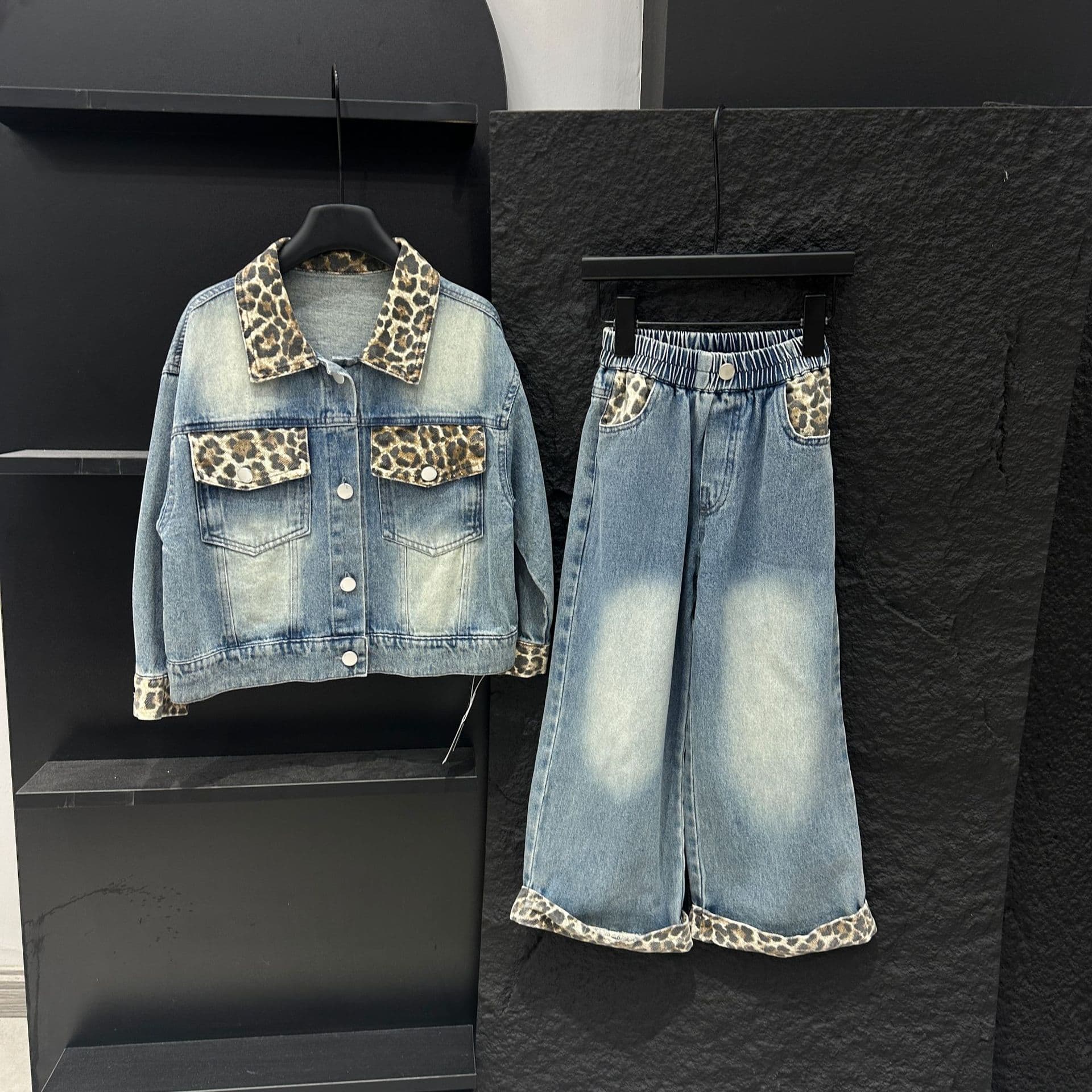 Girls' Autumn Outfit Set: European and American Style Leopard Print Denim Jacket and Wide-Leg Pants Two-Piece Set for Older Children