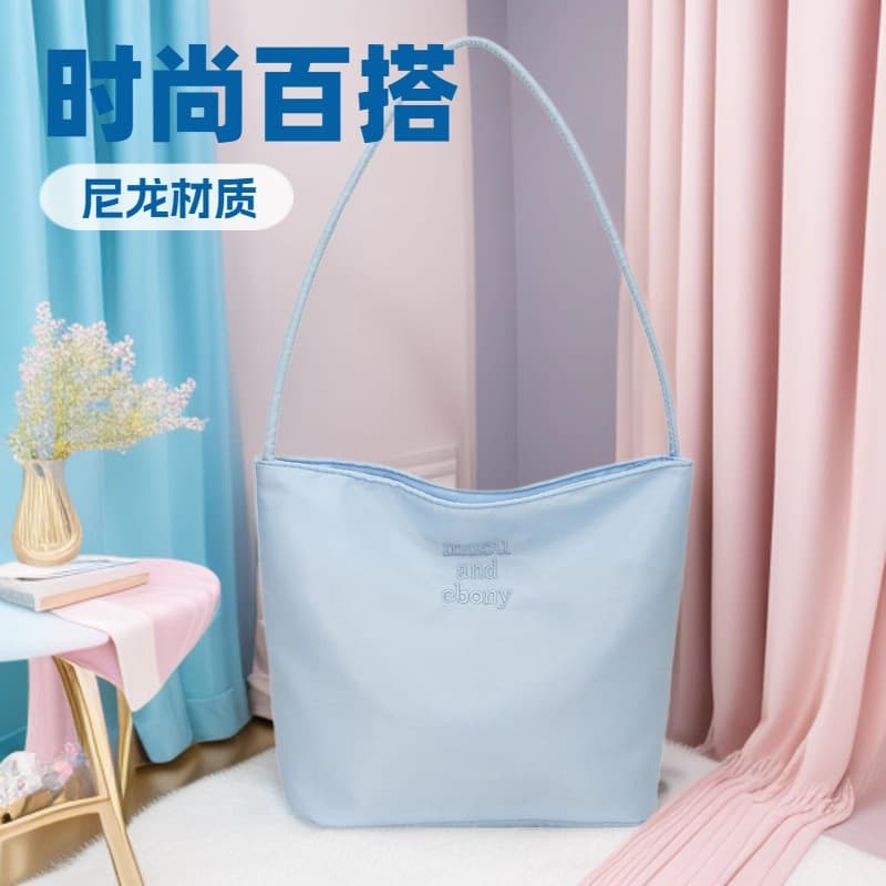 Souvenir Gift High-Value Handbag 2023 New Style Bucket Bag for Women Casual Commuting Versatile Underarm Bag Gift Set