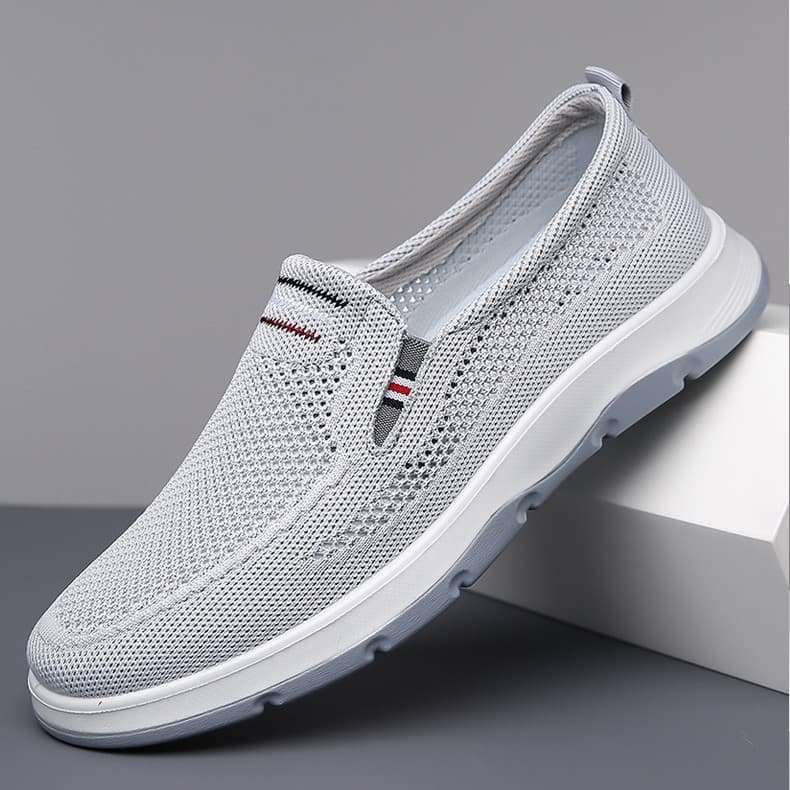 Old Beijing Men's Summer Mesh Breathable Shoes Soft Sole Slip-On Casual Shoes