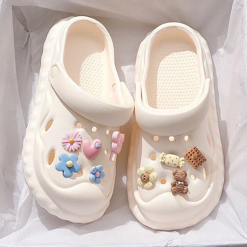 Cute women's Crocs for summer, student dormitory slippers, thick-soled beach toe half slippers, Crocs