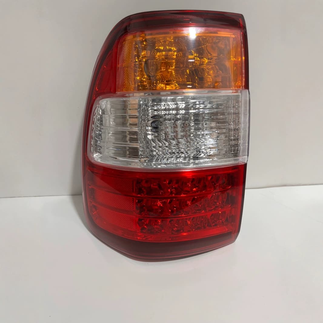 81560-60670 81550-60750 FJ100 2006 Curved Tail Light, Brake Light