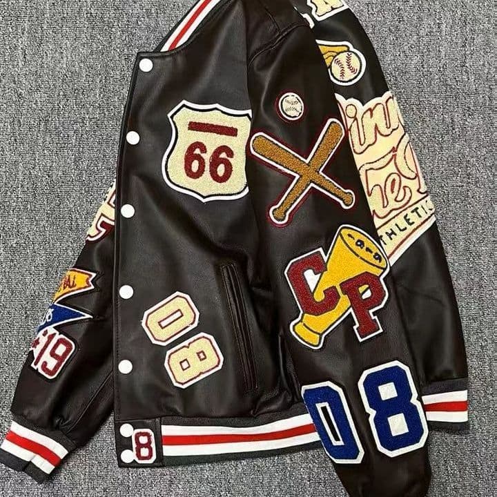 Trendy Street Print Badge Baseball Jacket, American Vintage Print Stripe Collar Couple Style Jacket