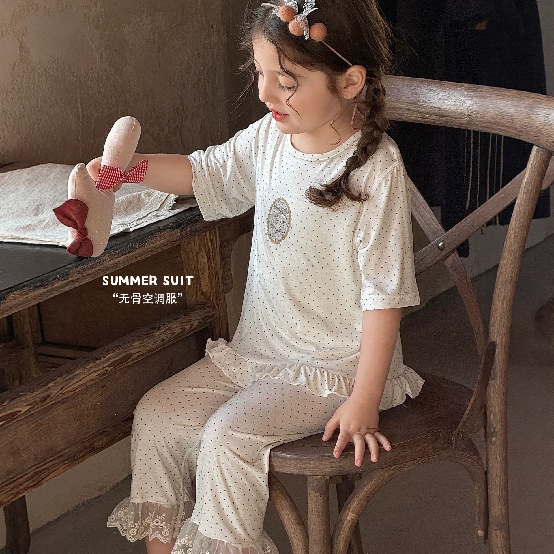 Girls home wear set 2026 summer lace high-end children's pajamas cool girl baby princess style