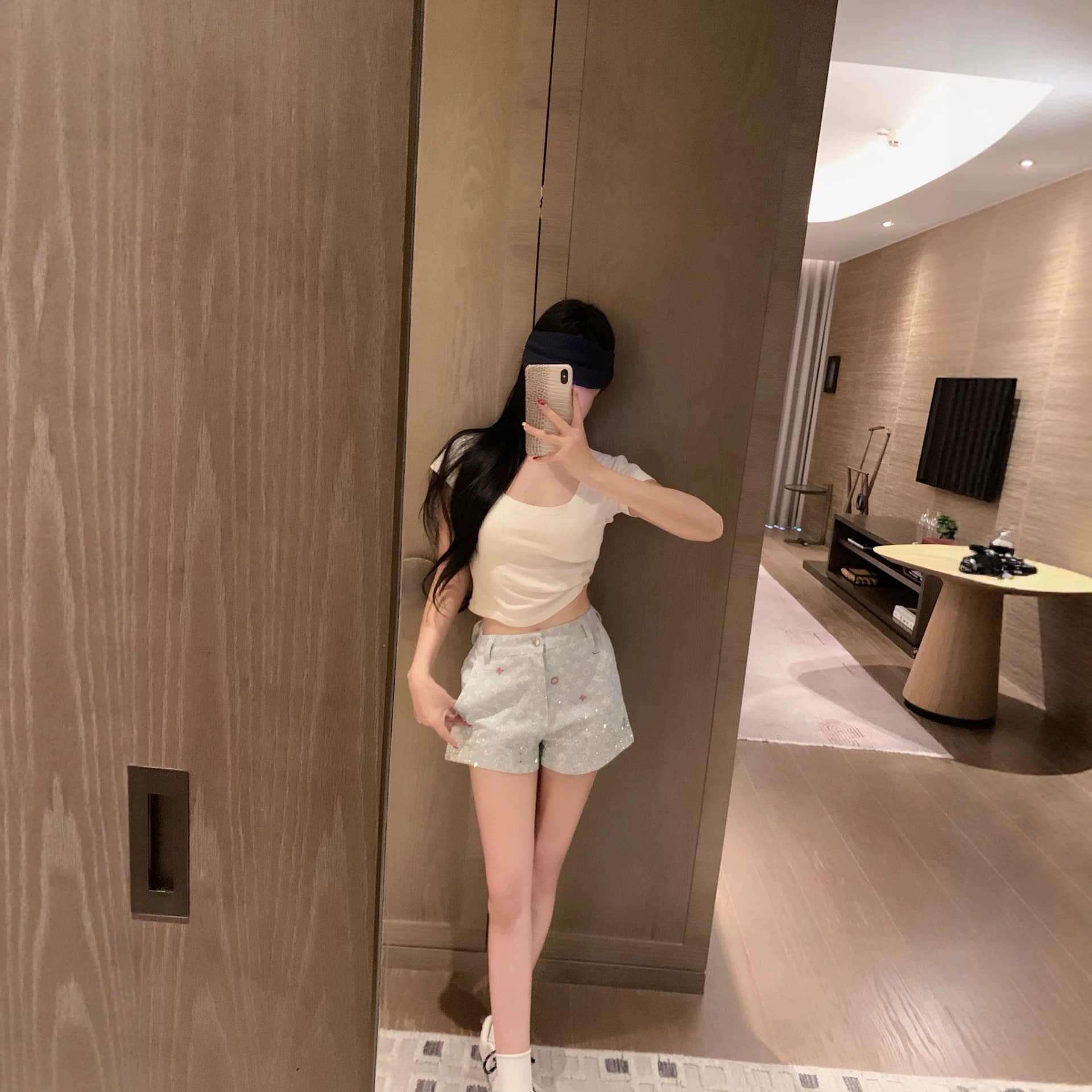 Shenzhen Nanyou 2026 Early Spring Rhinestone Dopamine Denim Shorts Full of Girlish Charm Women's Summer Shorts