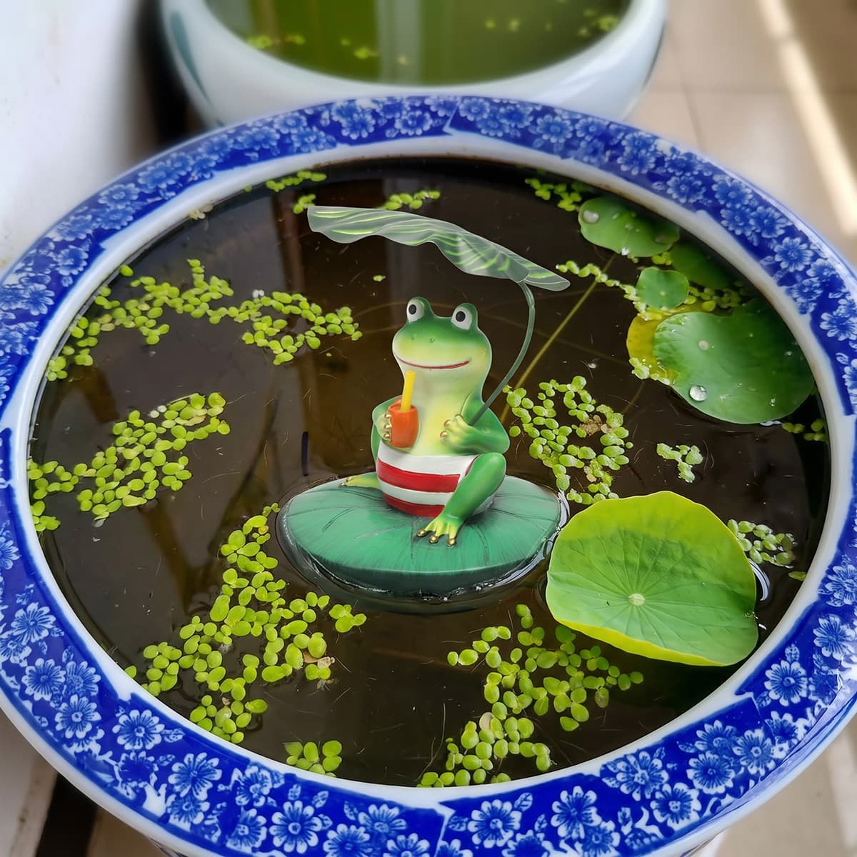 Floating Frog with Lotus Leaf Umbrella Garden Balcony Ornament Home Cooling Garden Micro Landscape Decoration Tree