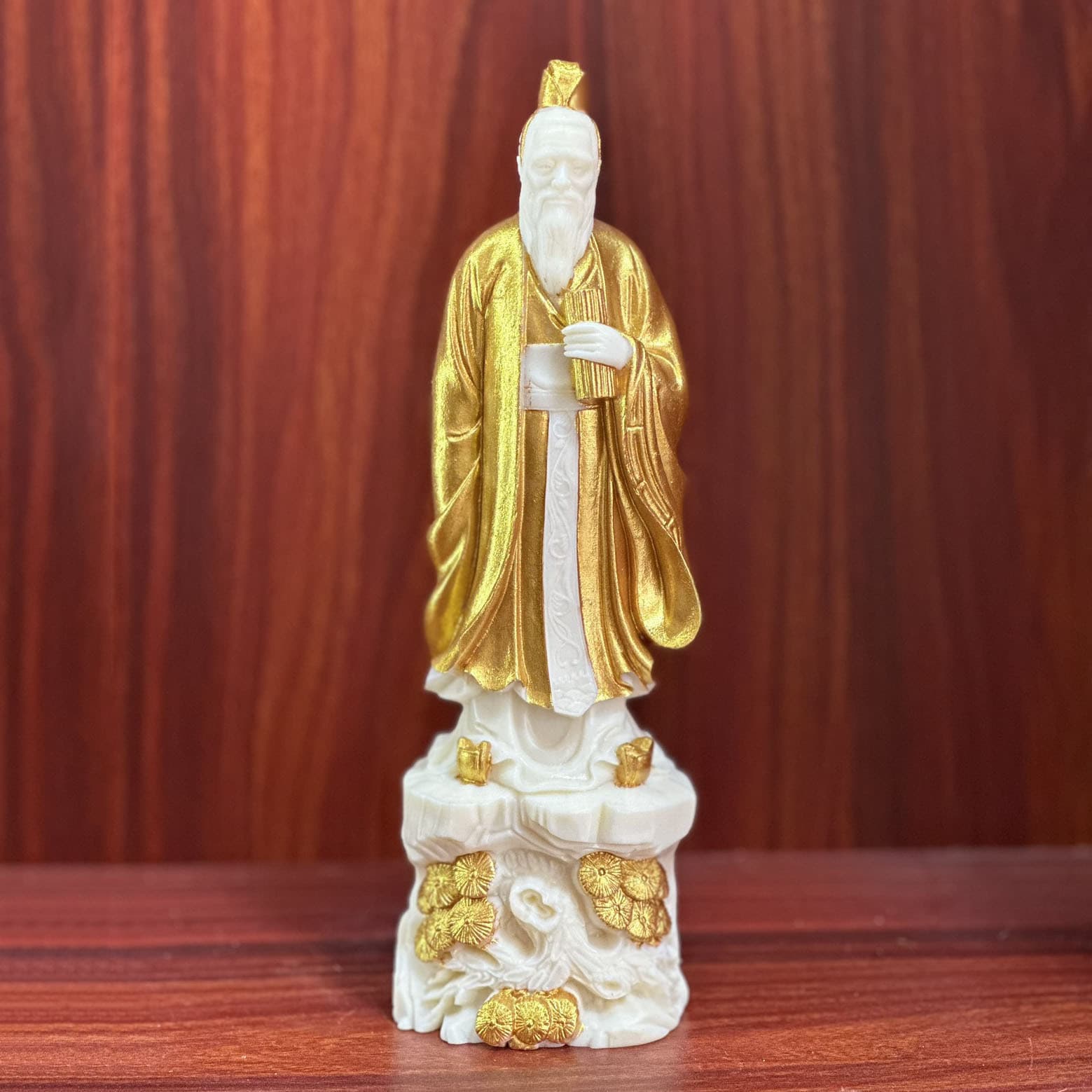 Ivory nut carved and gold-plated statue of Confucius 21*6.5*6.2cm Confucius Teacher's Day souvenir ornament