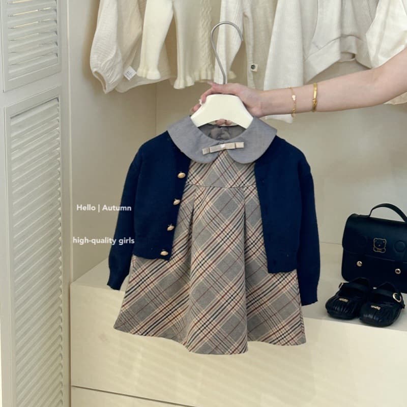 [Tian Xiaosi] Girls 25 Spring Autumn and Winter New Plaid Tank Top + Blue Cardigan Baby Two-piece Trendy Set