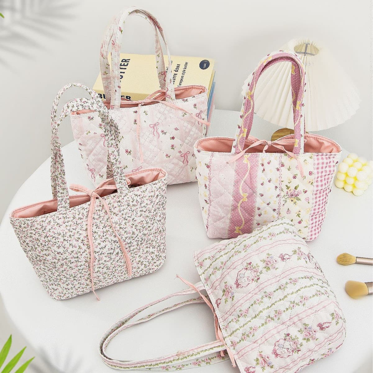 2025 New Tote Bag Cotton Floral Quilted Lipstick Storage Bag Women's Cosmetic Organizer Portable