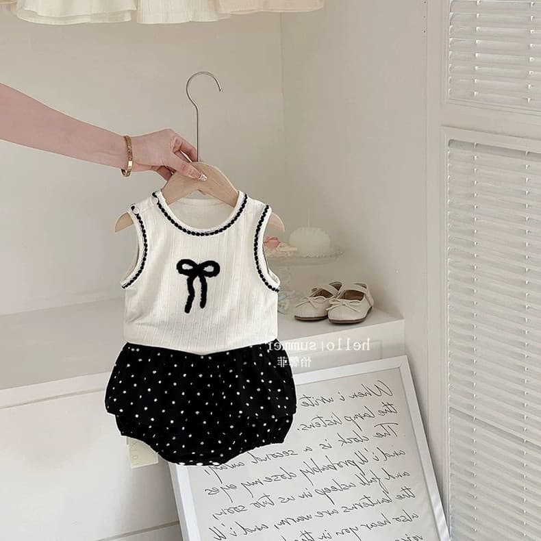 Summer baby girl baby clothes suit, fashionable and trendy children's small fragrant bow vest, polka dot flower bud pants