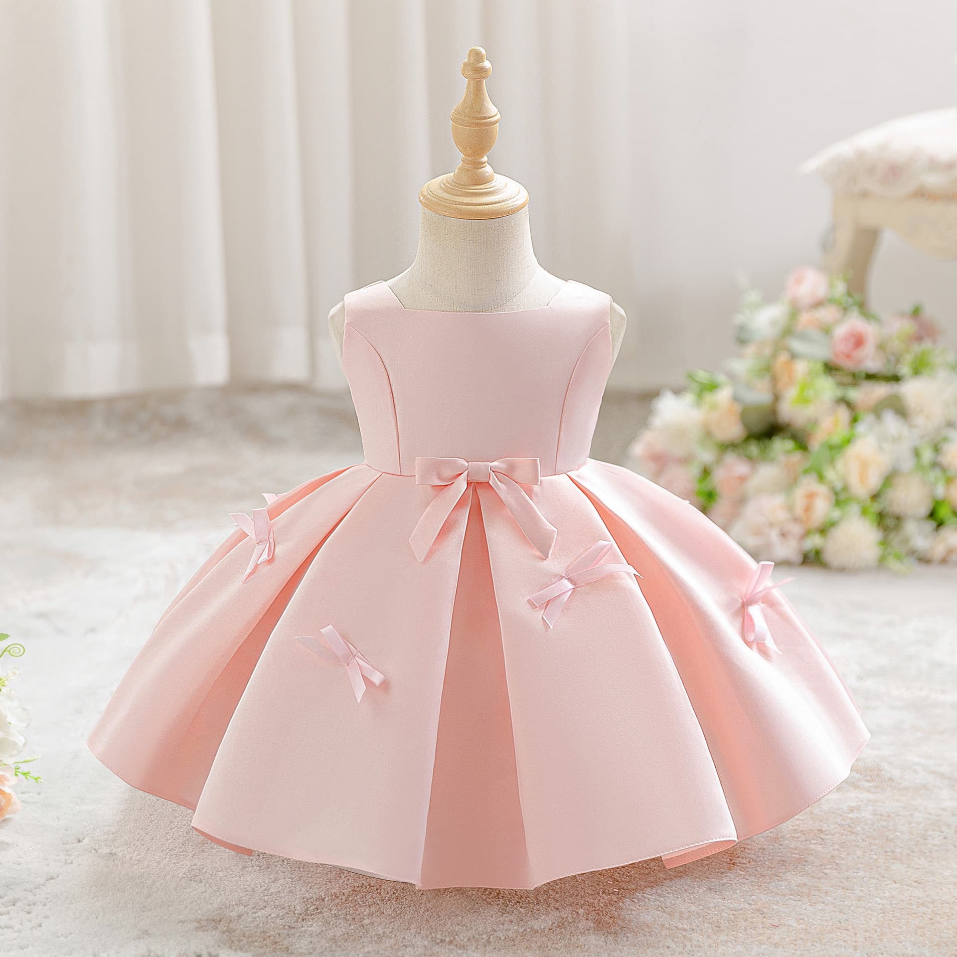 Children's Formal Dress First Birthday Baby Birthday Party Princess Sleeveless Little Girl Flower Girl Back Hollow Light Luxury Performance Costume