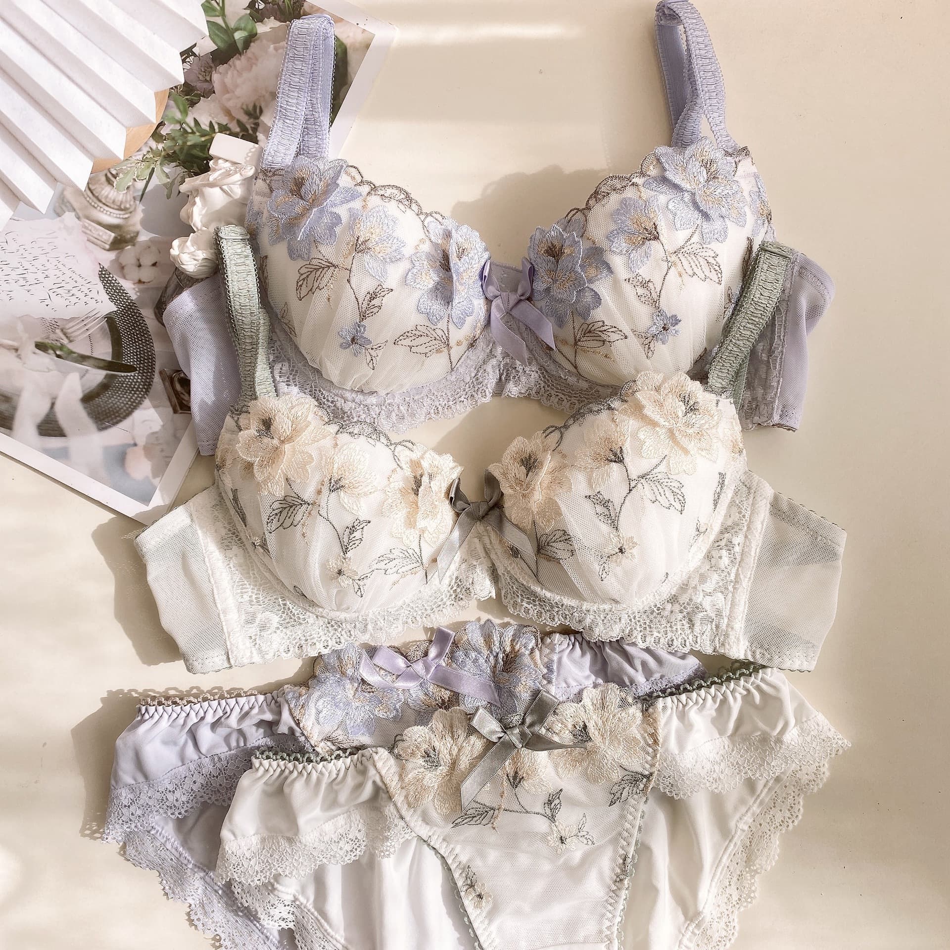 Soft Steel Ring Japanese Style Thin Embroidered Sweet Girl Bra Large Size Round Chest Bra
