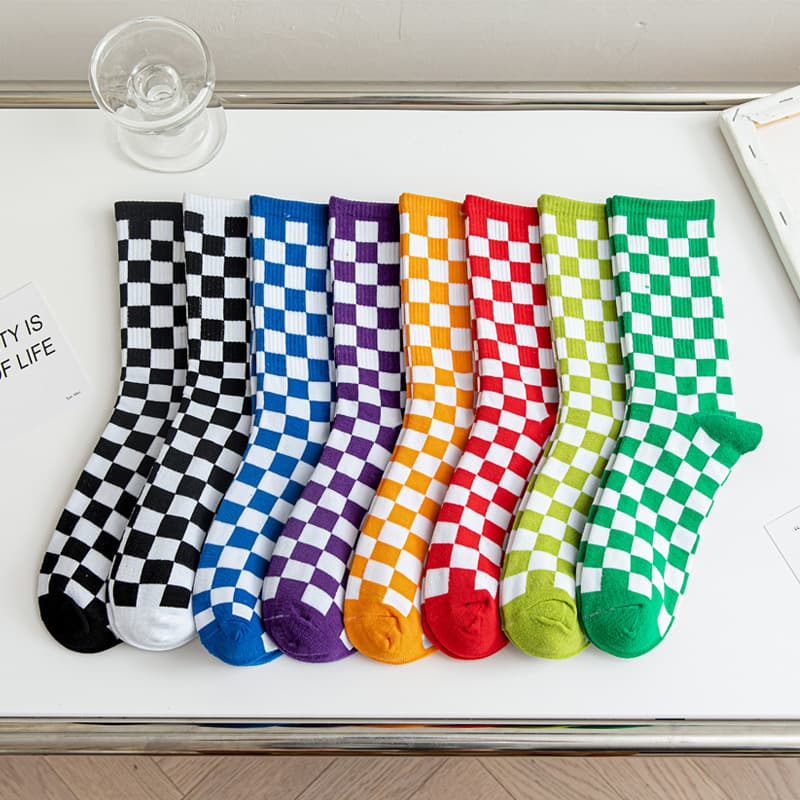 Women's Autumn Winter Socks New Internet Celebrity Ins Style Checkerboard Fashion Mid-Calf Socks Plaid Women's Socks Wholesale