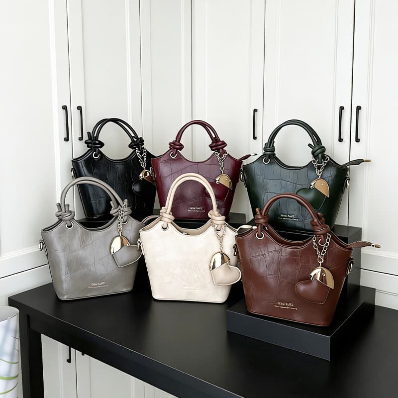 Wholesale Stock 2025 New Trendy Small Bag, Women's Versatile Fashion Crossbody Bag, Casual Handheld Bucket Bag