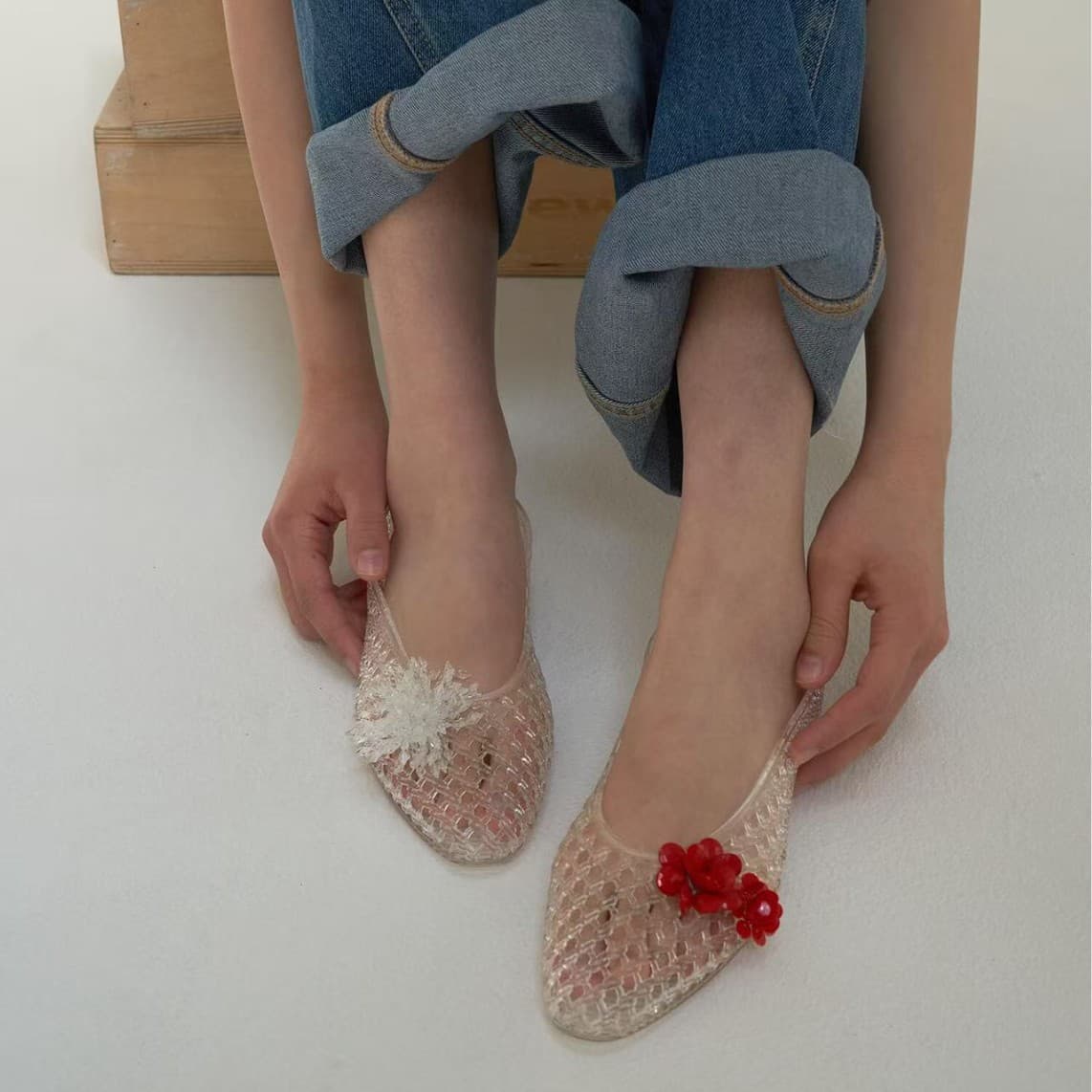 Cross-border New Summer Mesh Flat Sandals High-end Korean Crystal Jelly Shoes Pointed Toe Shallow Women's Shoes