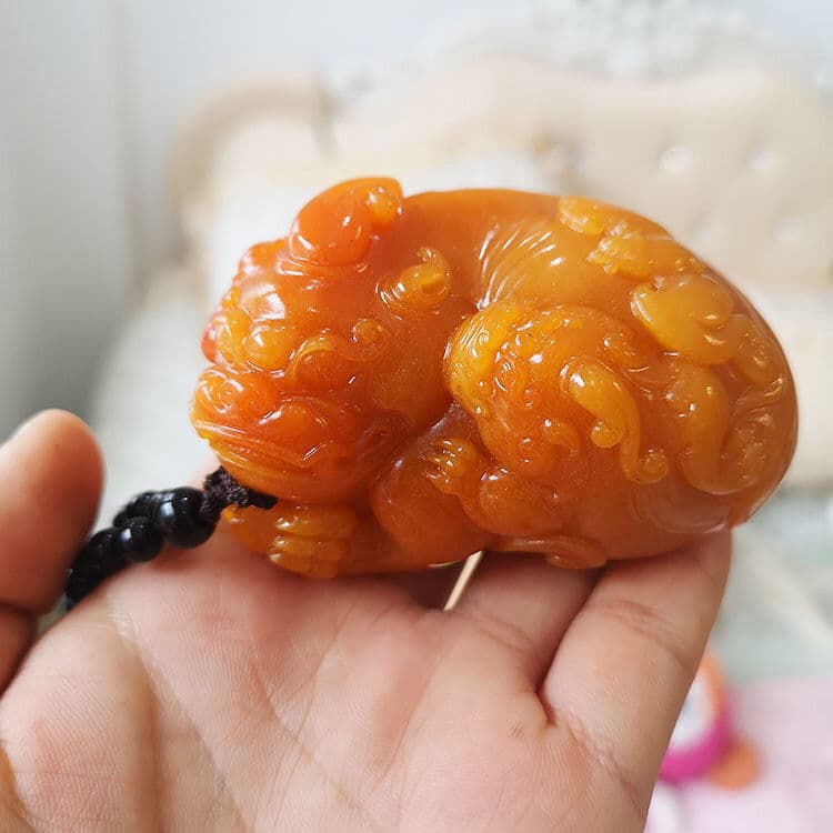 Factory direct sales Huanglong Jade handle piece Pixiu and mother-in-law handle piece, good gift giving and toy item