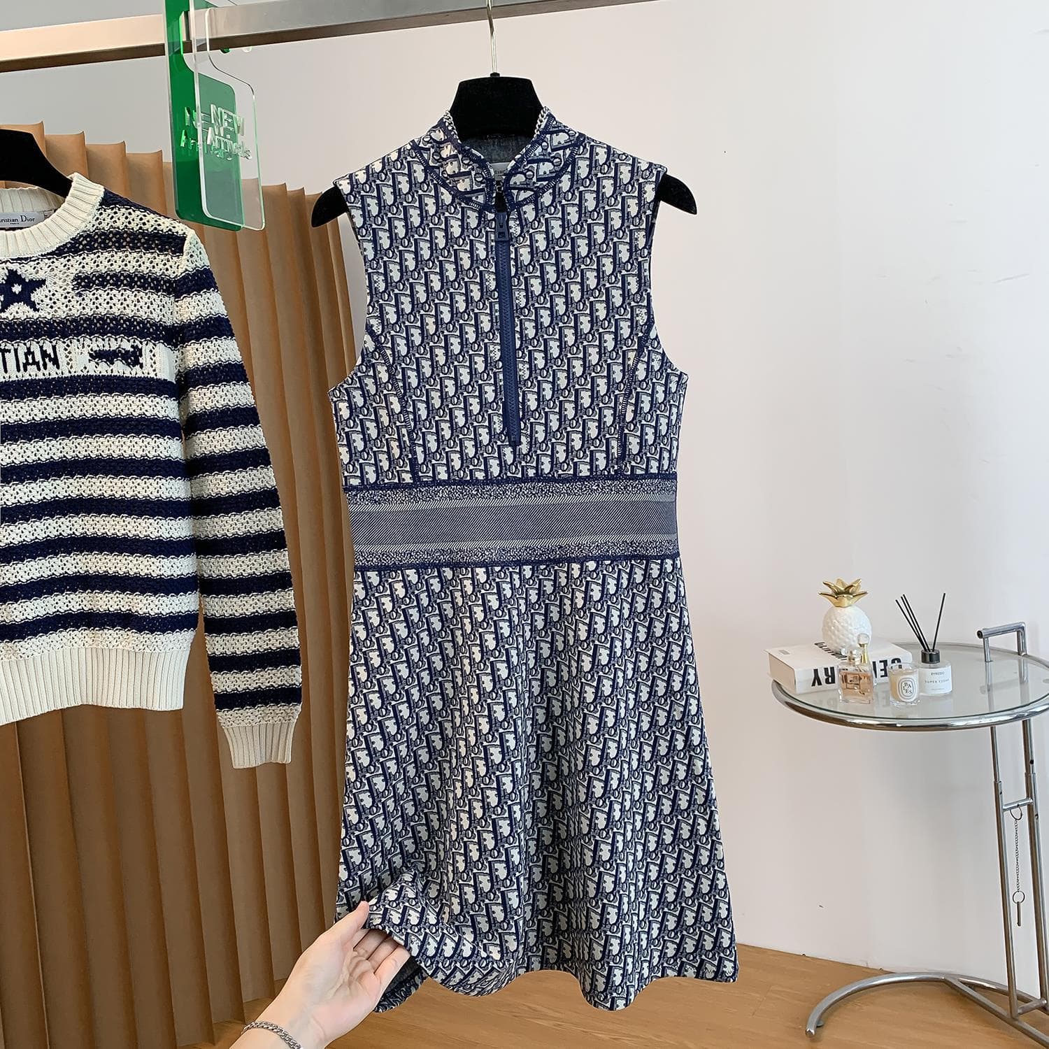 Early Spring Logo Knit Sleeveless Dress 2024 New Socialite Whitening High-Waist Slimming Dress