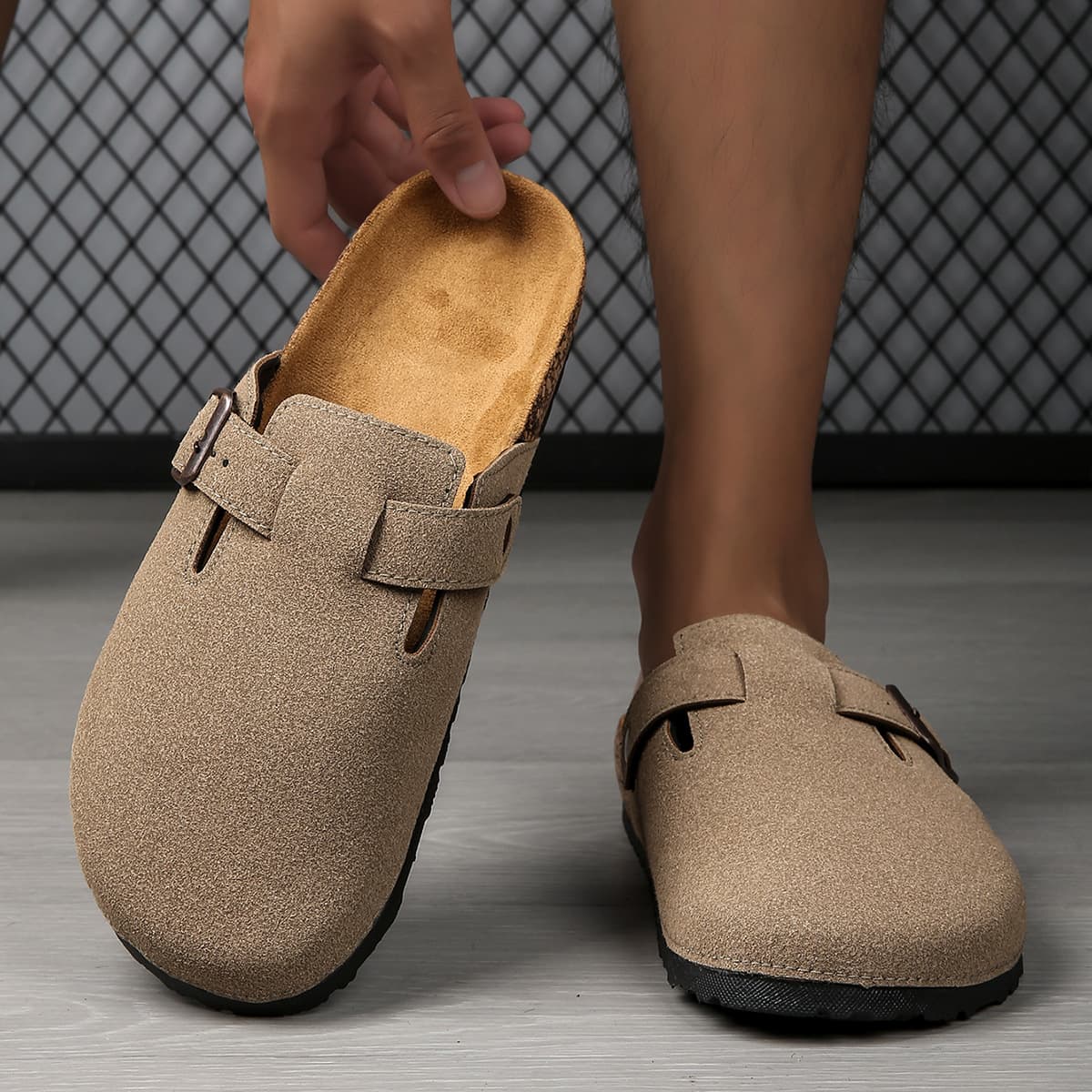 Factory stock retro Birkenstock-style closed-toe slip-on slippers, cork slippers, unisex same style, autumn and winter slippers